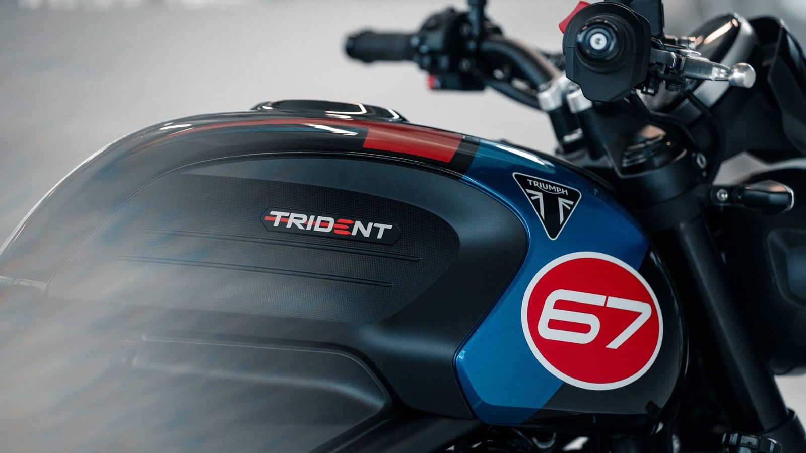 Triumph Trident «Triple Tribute»: Ο θρύλος Slippery Sam επιστρέφει