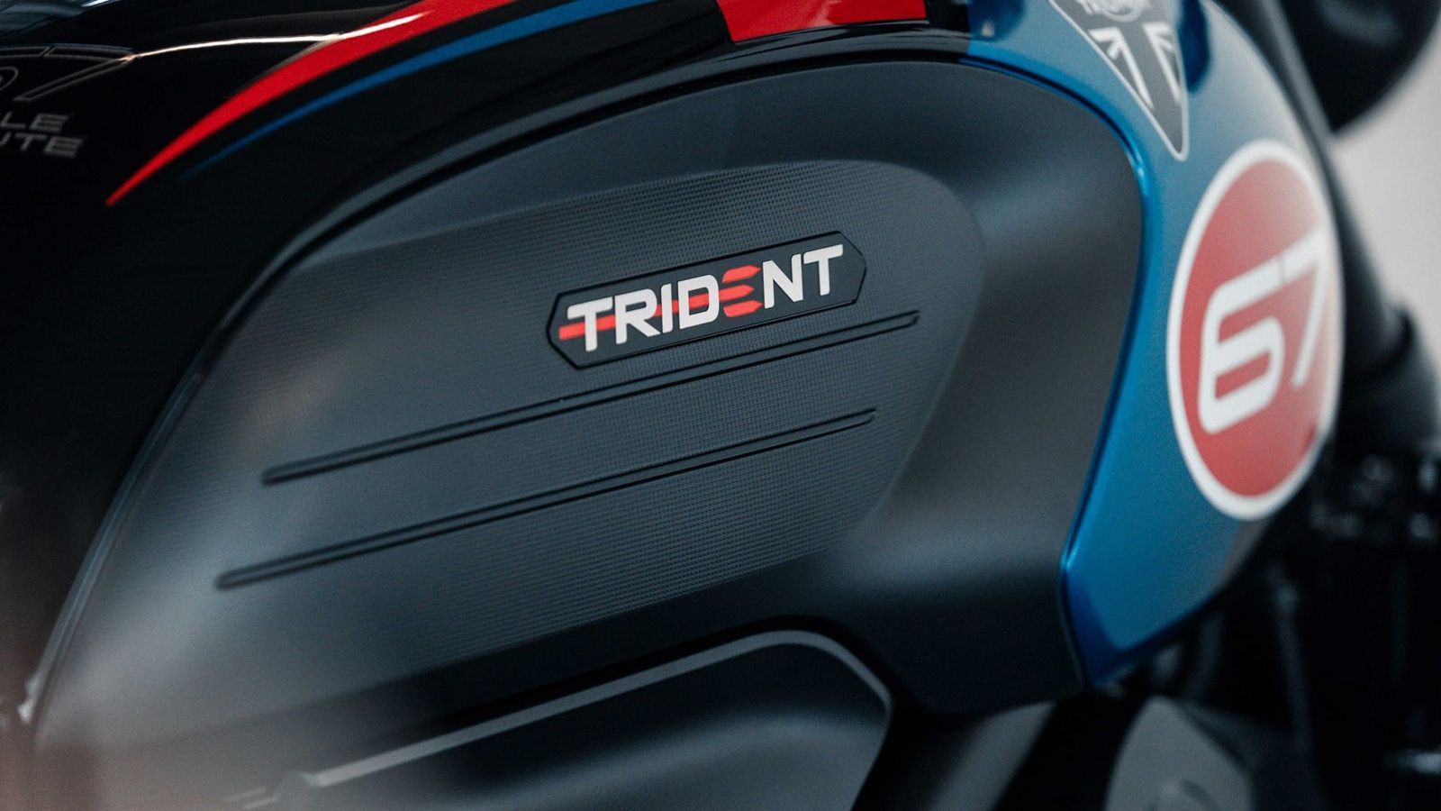 Triumph Trident «Triple Tribute»: Ο θρύλος Slippery Sam επιστρέφει