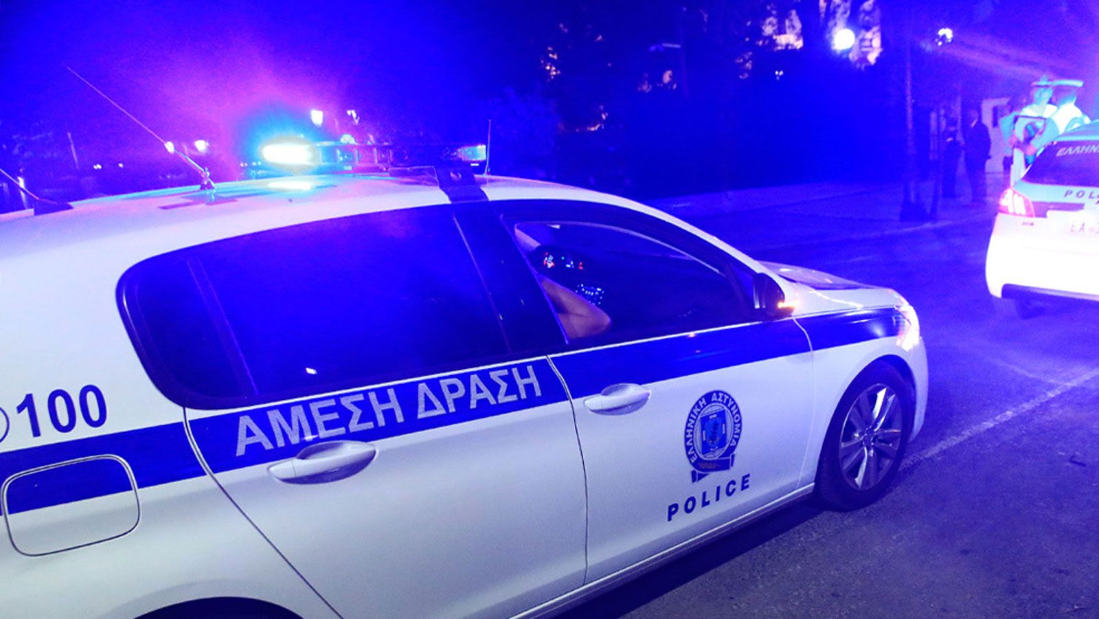 Τραγικό τροχαίο δυστύχημα σημειώθηκε τα ξημερώματα στη λεωφόρο Πέτρου Ράλλη, στο ύψος της Αγίας Aννης, όταν πατίνι συγκρούστηκε με διερχόμενη μοτοσυκλ