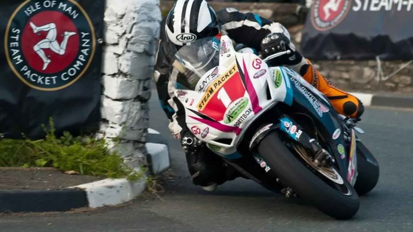 Το 1907, σε ένα νησί που δεν φαίνεται ούτε με το ζόρι σε χάρτη τοίχου, ξεκίνησε κάτι πολύ μεγαλύτερο από έναν αγώνα