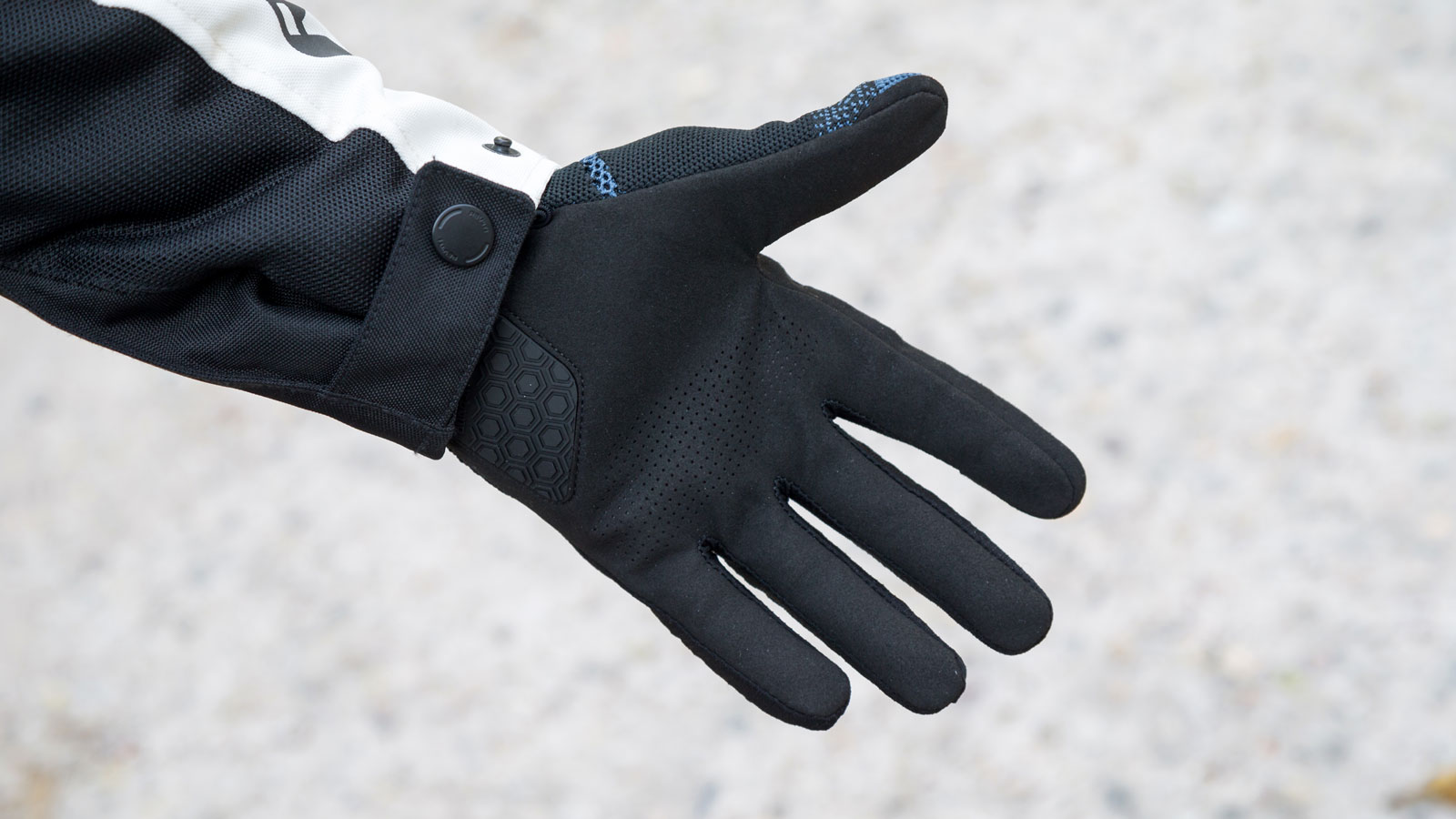 Test γάντια Tucano Urbano Supermano: Ανάλαφρη αίσθηση, μοντέρνο στυλ