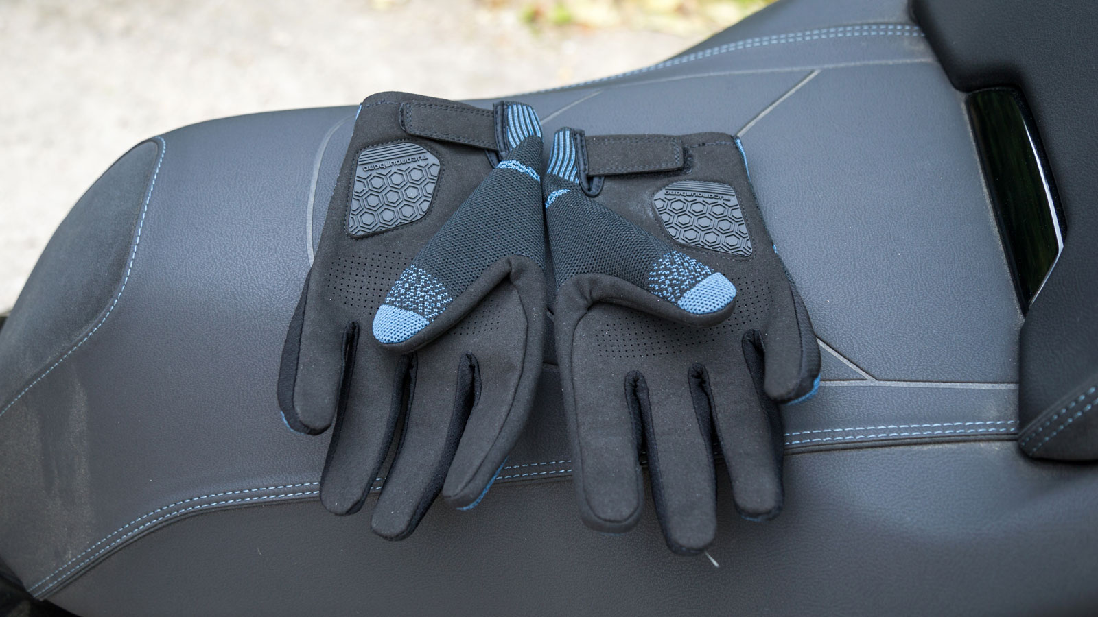 Test γάντια Tucano Urbano Supermano: Ανάλαφρη αίσθηση, μοντέρνο στυλ