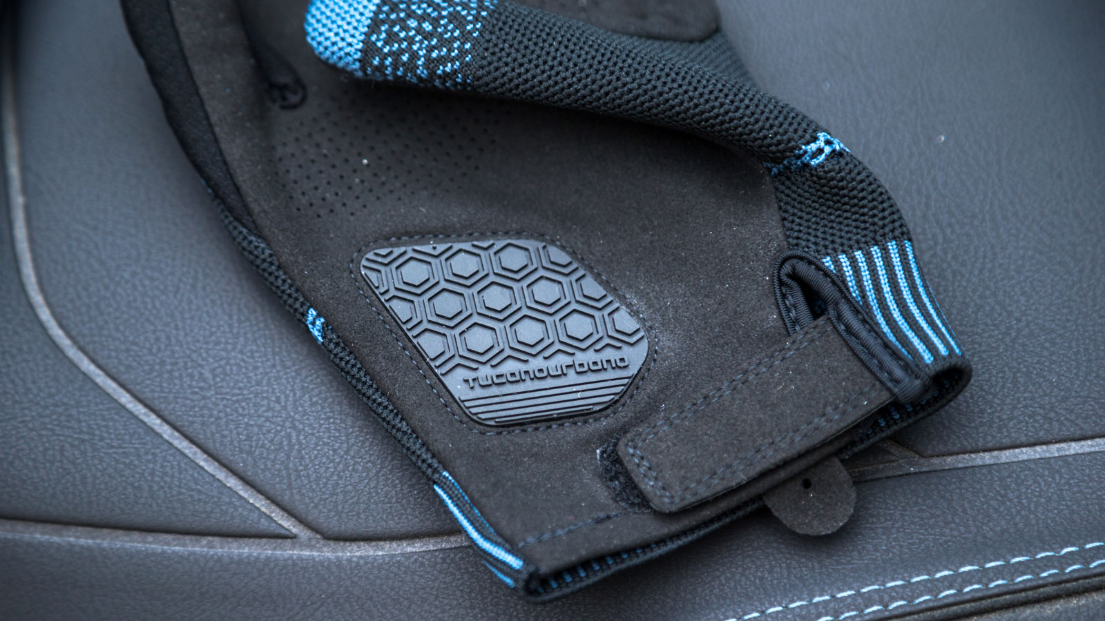 Test γάντια Tucano Urbano Supermano: Ανάλαφρη αίσθηση, μοντέρνο στυλ