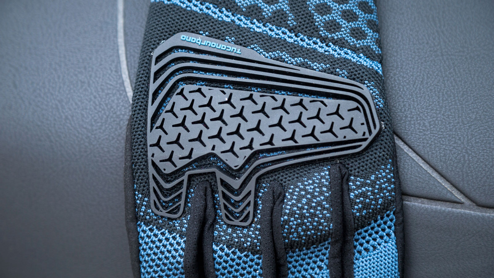 Test γάντια Tucano Urbano Supermano: Ανάλαφρη αίσθηση, μοντέρνο στυλ