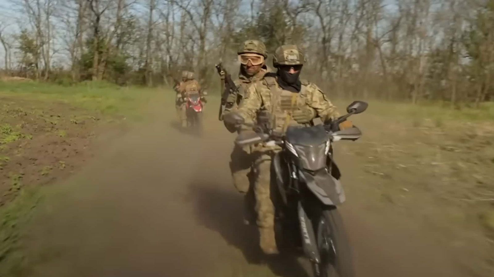 Η στρατιωτική χρήση του XSR 300 σχετίζεται άμεσα με την απουσία ανάγκης για εξειδικευμένα εργαλεία ή ηλεκτρονικά διαγνωστικά. Αν κάτι χαλάσει, επιδιορ