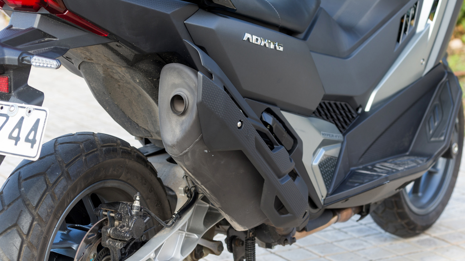 Με το κιβώτιο CVT συνεργάζεται ο υγρός, πολύδισκος συμπλέκτης.