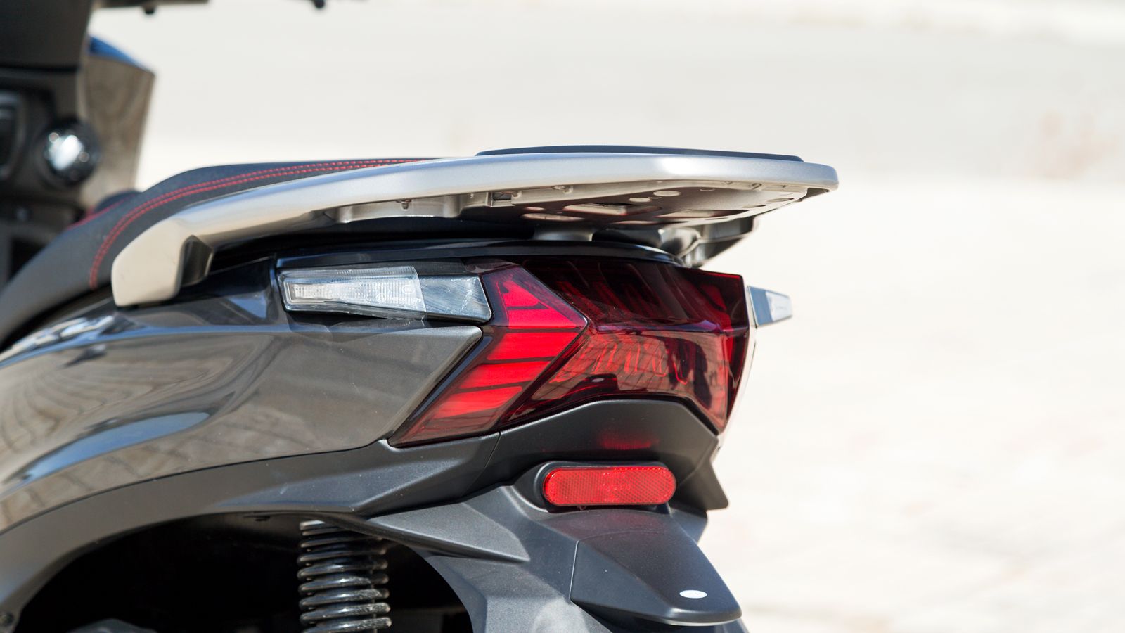 Morbidelli SC 125 LX φανάρι πίσω.