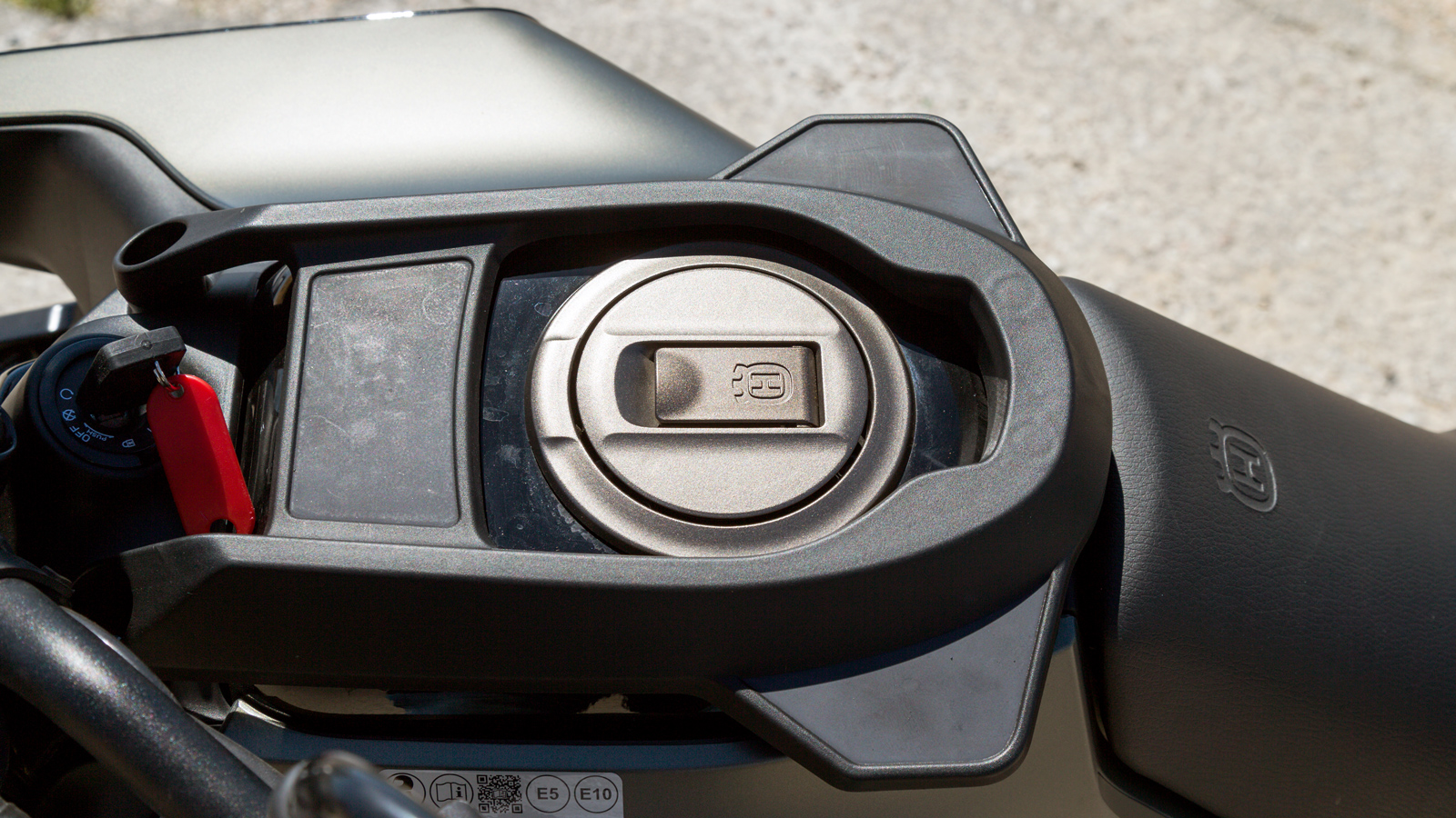 Τα κοψίματα του ρεζερβουάρ είναι από τα άμεσα αγνωρίσιμα χαρακτηριστικά του μοντέλου.