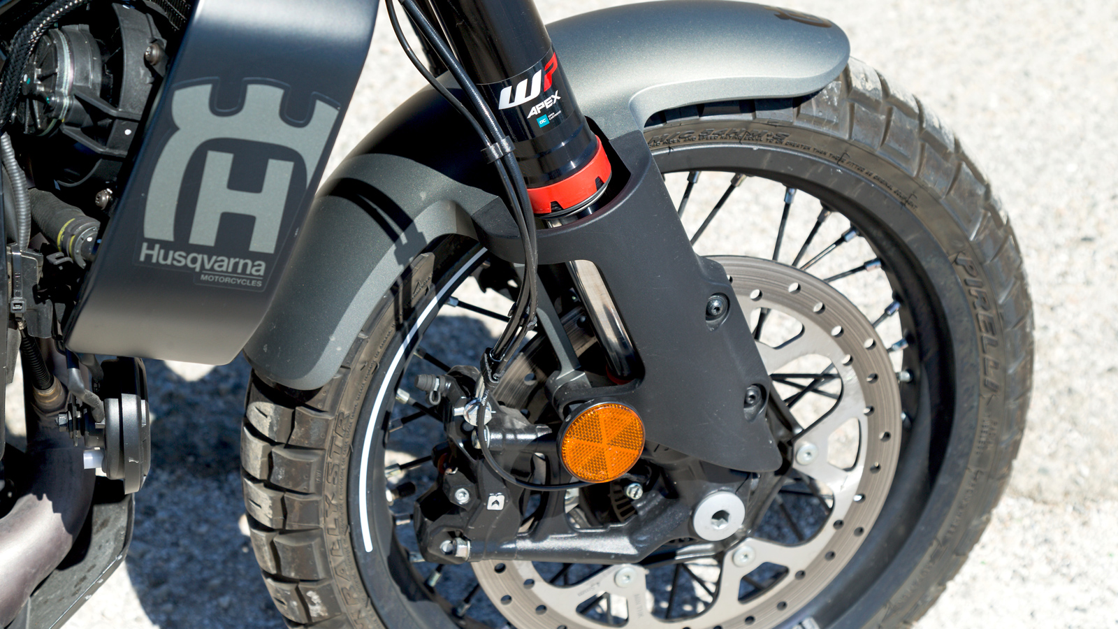 Τετραπίστονη ακτινική δαγκάνα ByBre σε δίσκο 320 χιλιοστών.