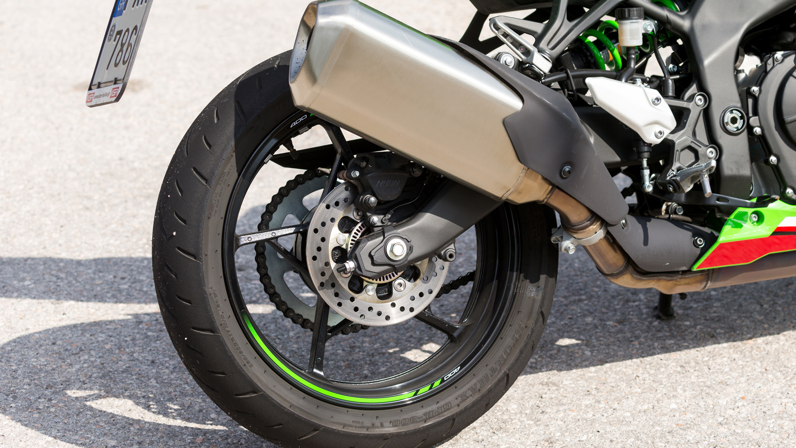 Αποδίδει 77 ίππους στις 14.500σαλ. με τον κόφτη να βρίσκεται στις 16.000σαλ.(!) και μέγιστη ροπή 4 kg-m στις 13.000σαλ., ενώ χάρη στο σύστημα Ram- Air