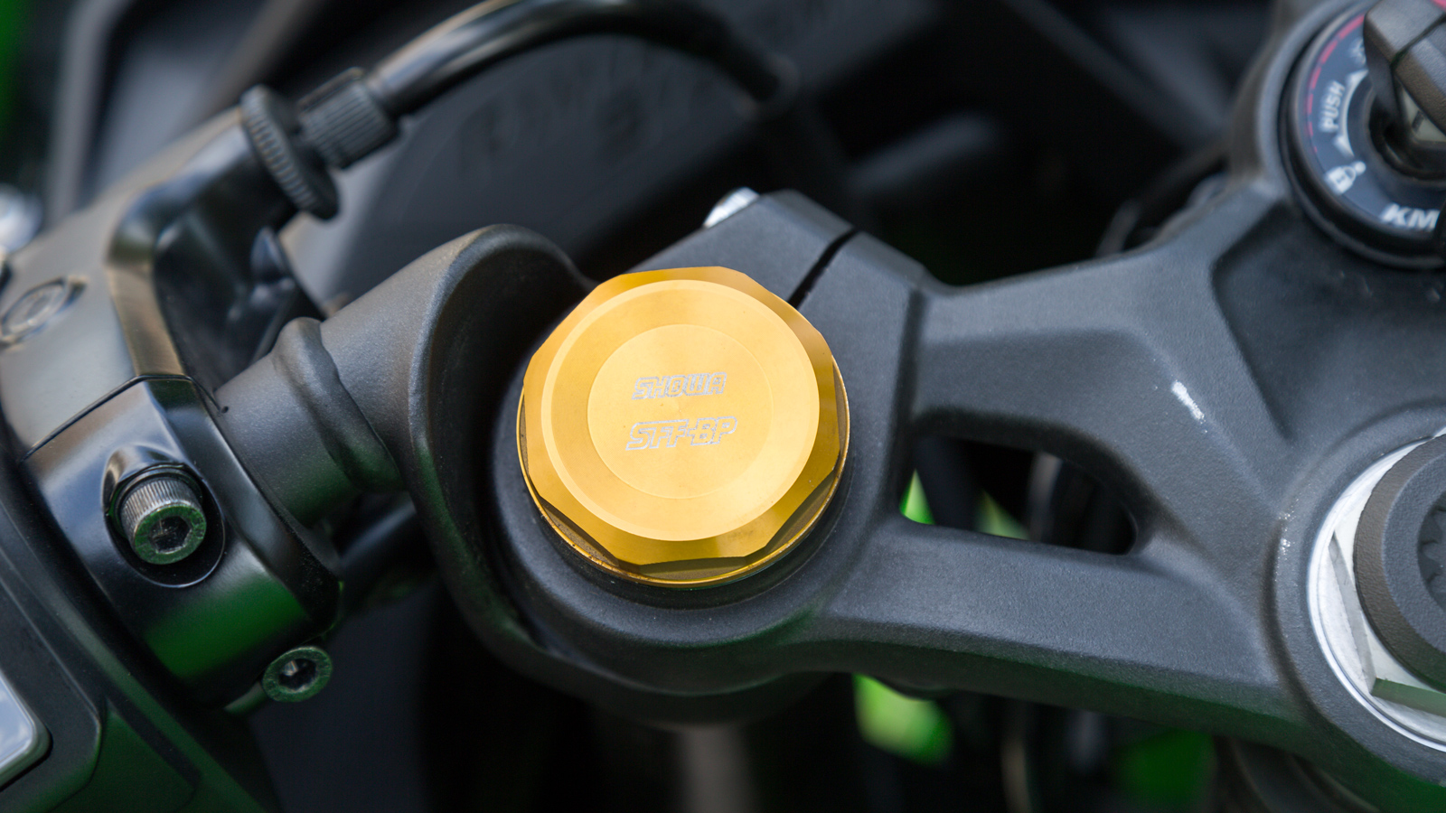 Aνεστραμμένο πιρούνι 37 χιλιοστών Showa