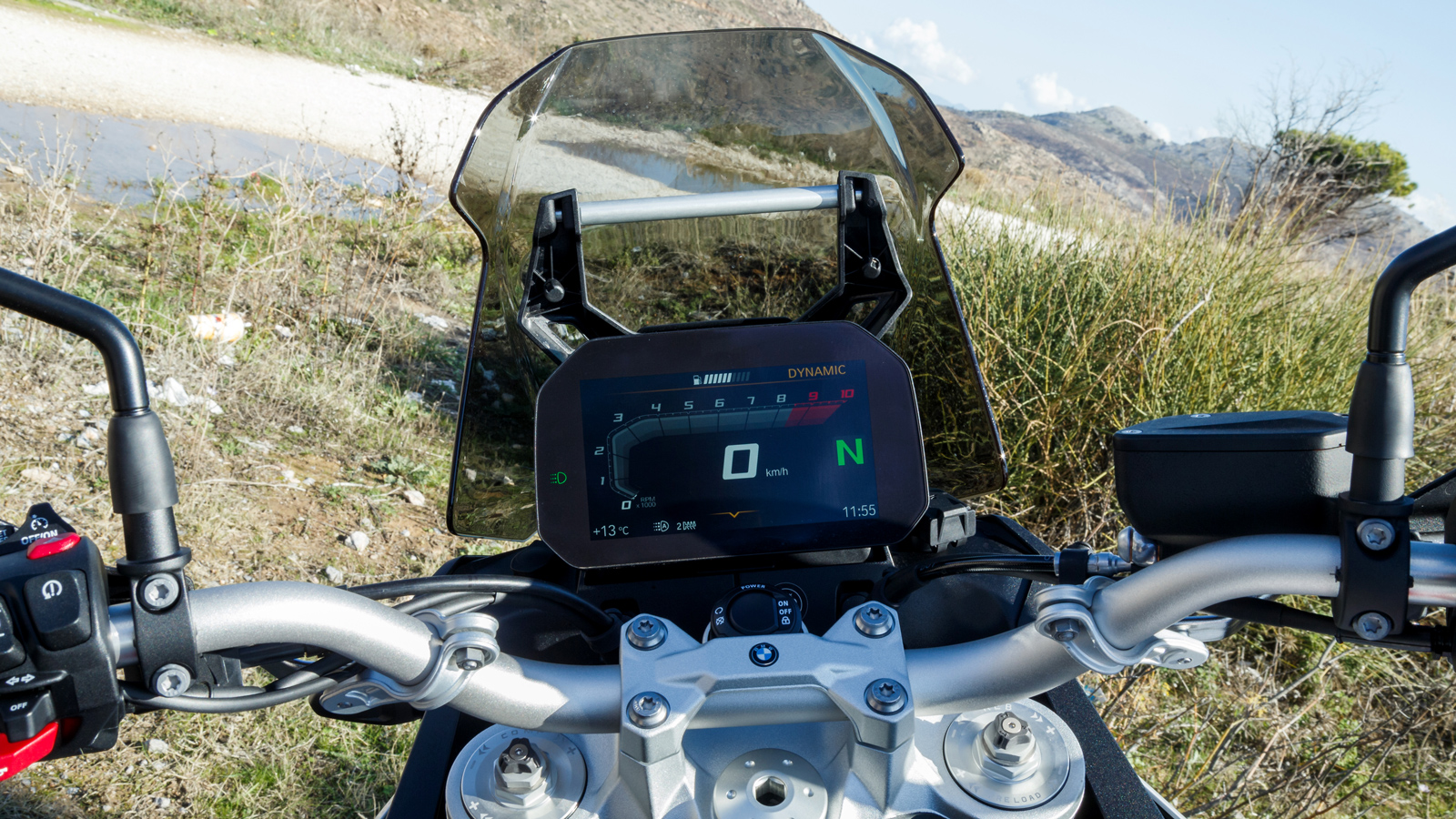 Οθόνη TFT υψηλής ευκρίνειας, ταχύτατης απόκρισης και διαμέτρου 6,5 ιντσών.