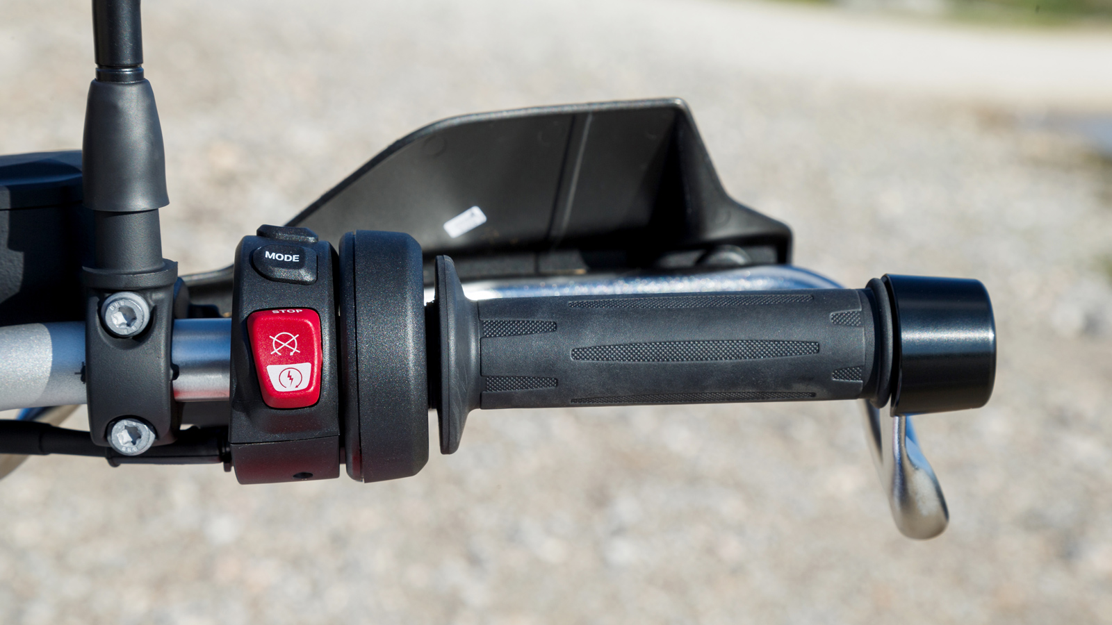 Οι ρυθμίσεις των παραμέτρων της μοτοσυκλέτας, συμπεριλαμβανομένων και των προγραμμάτων οδήγησης, παραμένουν και μετά την επανεκκίνηση.