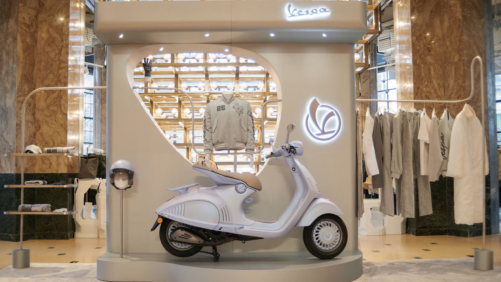 Νέα Vespa 946 Snake: Ειδική έκδοση για το Έτος του Φιδιού
