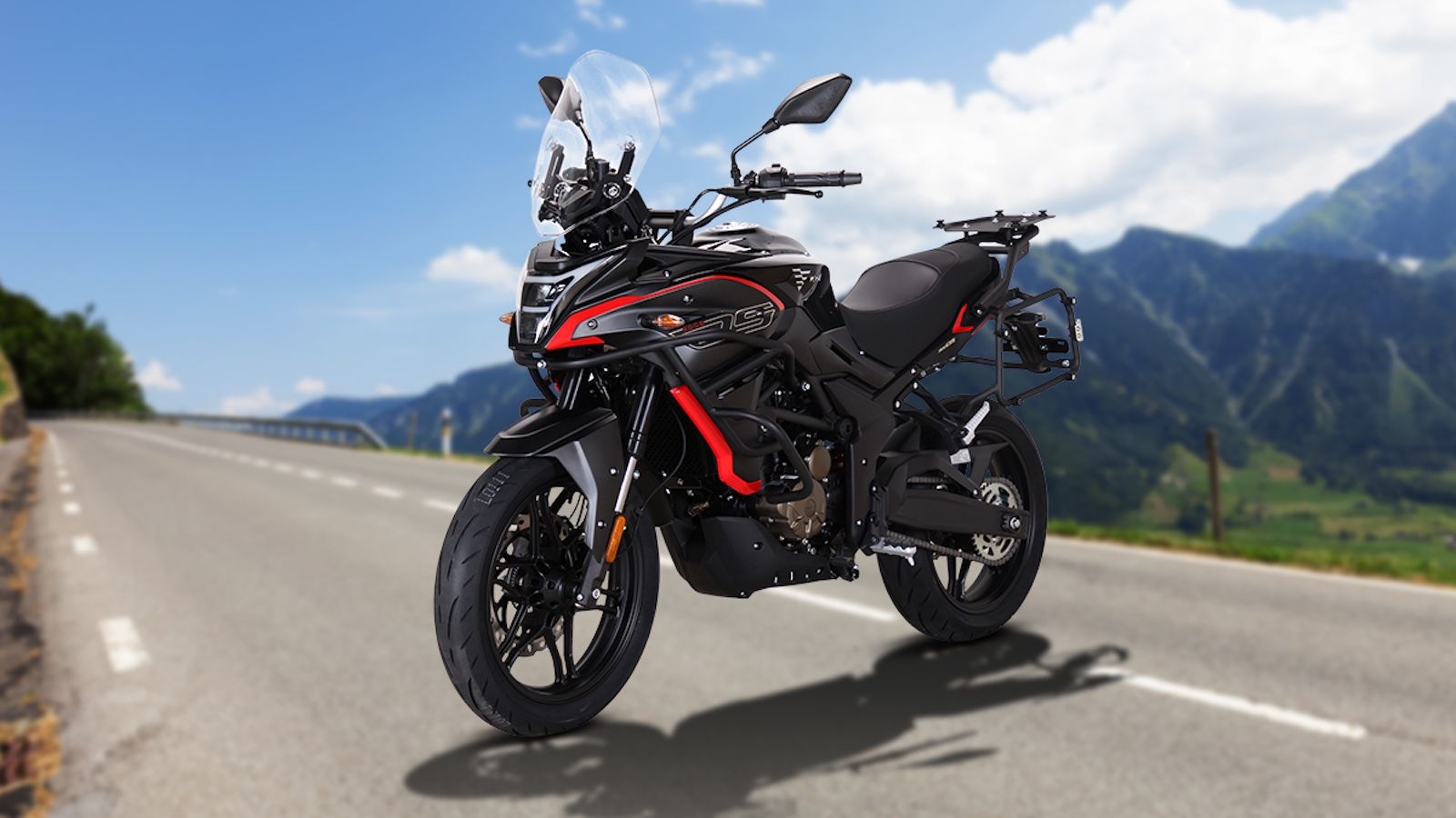 VOGE 300DS: Με διαστάσεις που χωράει παντού και δώρο top case αξίας 300 ευρώ