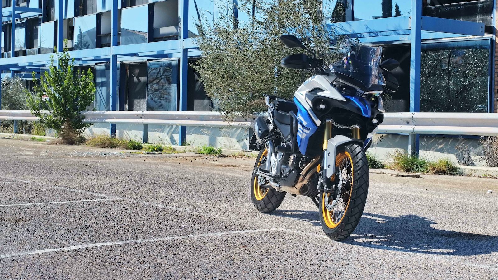 VOGE DS525X: Μπαίνει στο 2025 πλουσιότερη και με αναβαθμισμένο κινητήρα