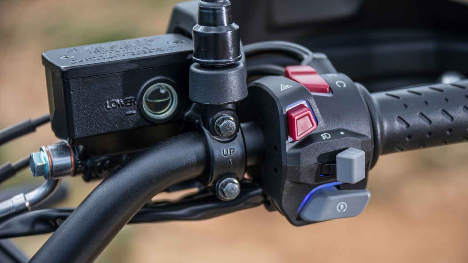 Δεξια χειρολαβή τιμονιού.