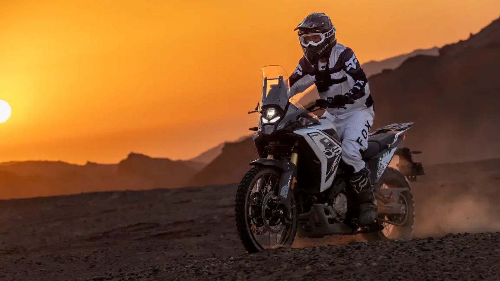 Voge DS800 Rally: Νέα δικύλινδρη adventure με 94 ίππους & 24l ρεζερβουάρ