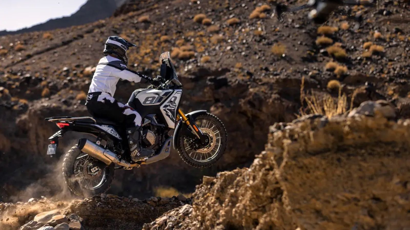 Voge DS800 Rally: Νέα δικύλινδρη adventure με 94 ίππους & 24l ρεζερβουάρ