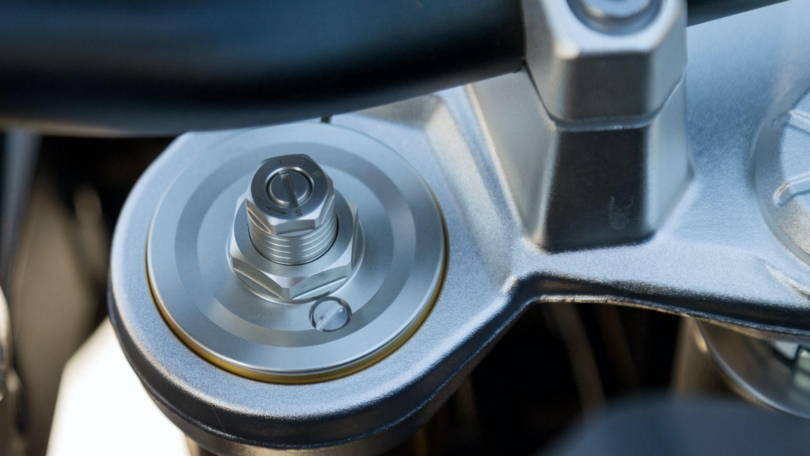 Οι ρυθμίσεις των μπροστινών αναρτήσεων.