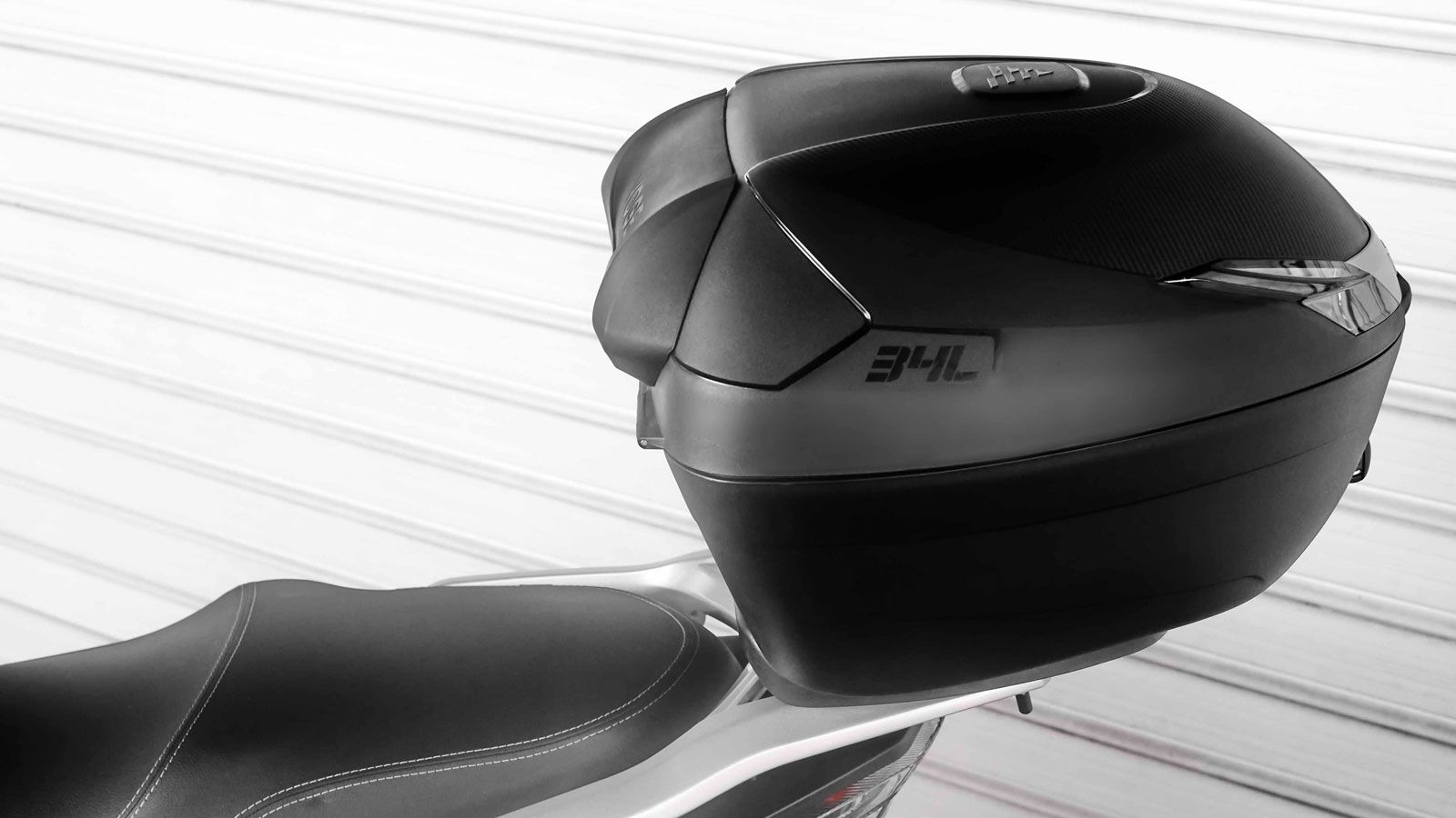 Με τη συγκεκριμένη προσφορά, τα Voge SR1 125 και SR16 125 τοποθετούνται δυναμικά στην κατηγορία των scooter πόλης, συνδυάζοντας τεχνολογία, εξοπλισμό 