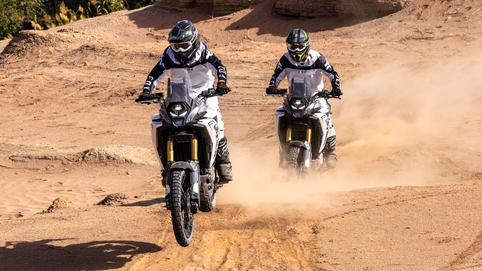 Απευθύνεται σε αναβάτες που ζητούν μια έτοιμη για περιπέτεια μοτοσυκλέτα, με δυνατότητα κάλυψης μεγάλων αποστάσεων εντός και εκτός δρόμου. 