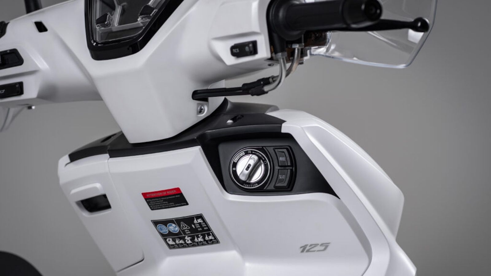 Voge SR16: Ψηλόροδο αστικό scooter με Traction Control και τιμή 2.695 ευρώ