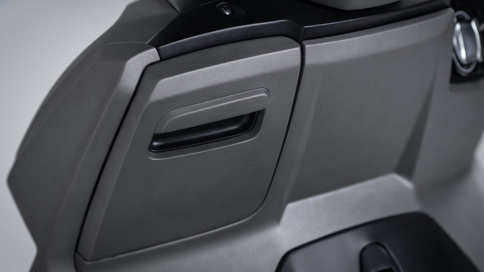 Voge SR16: Ψηλόροδο αστικό scooter με Traction Control και τιμή 2.695 ευρώ