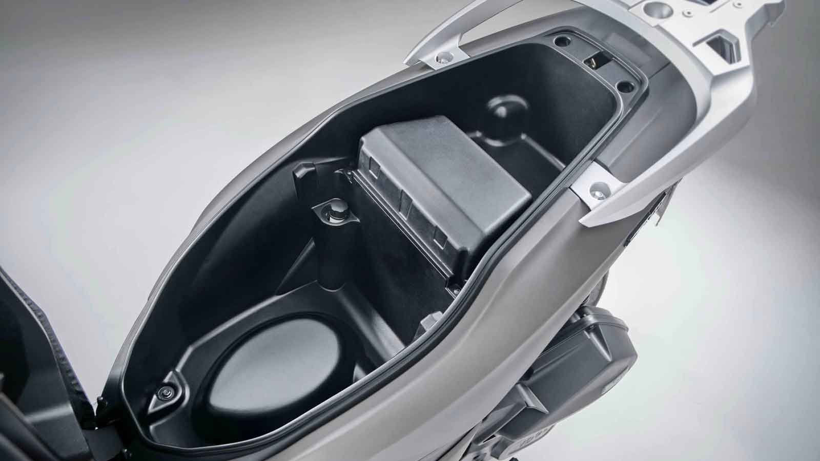 Voge SR16 ACC  με νέες προσθήκες στον εξοπλισμό του