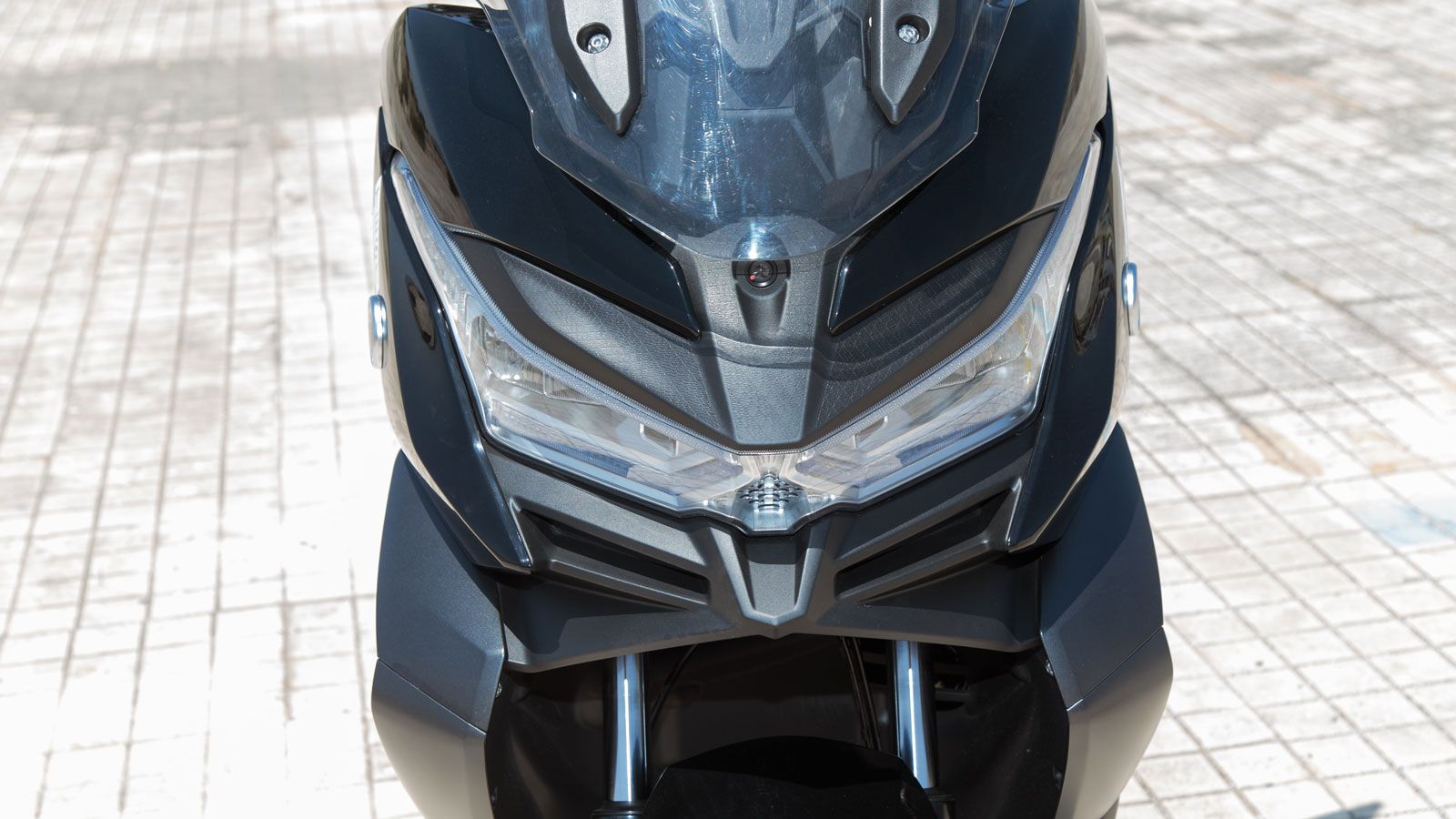 Η συνολική εικόνα του scooter παραπέμπει σε μοντέλο ανώτερης κατηγορίας.