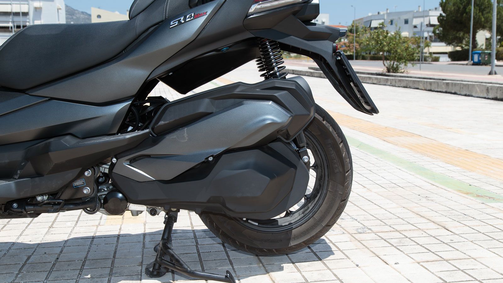 Ο κινητήρας με τον οποίο είναι εξοπλισμένο το SR4 είναι υδρόψυκτος μονοκύλινδρος τετραβάλβιδος, χωρητικότητας 350 κυβικών εκατοστών, αποδίδει 34 ίππου