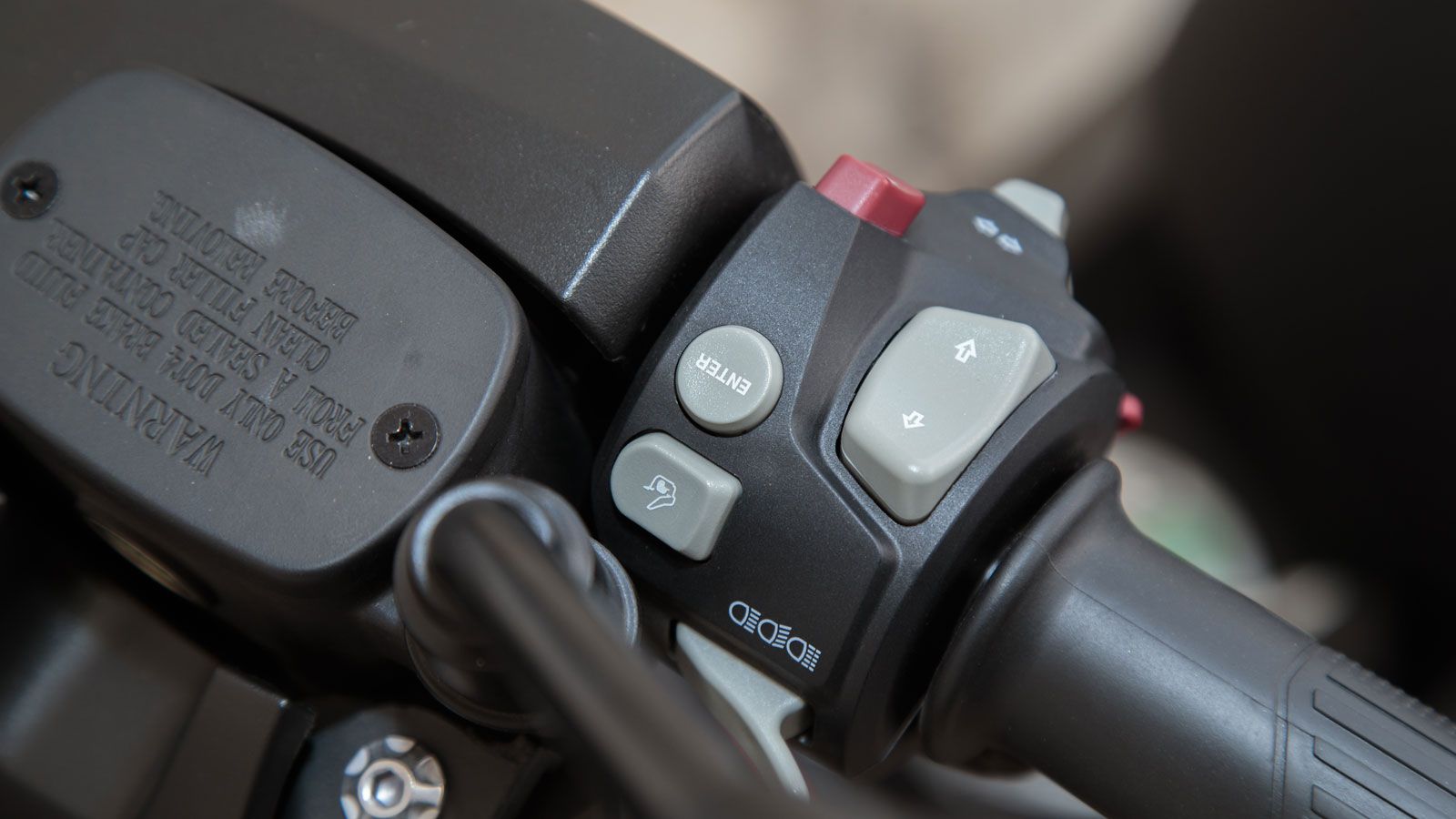 Δεξιός διακόπτής.