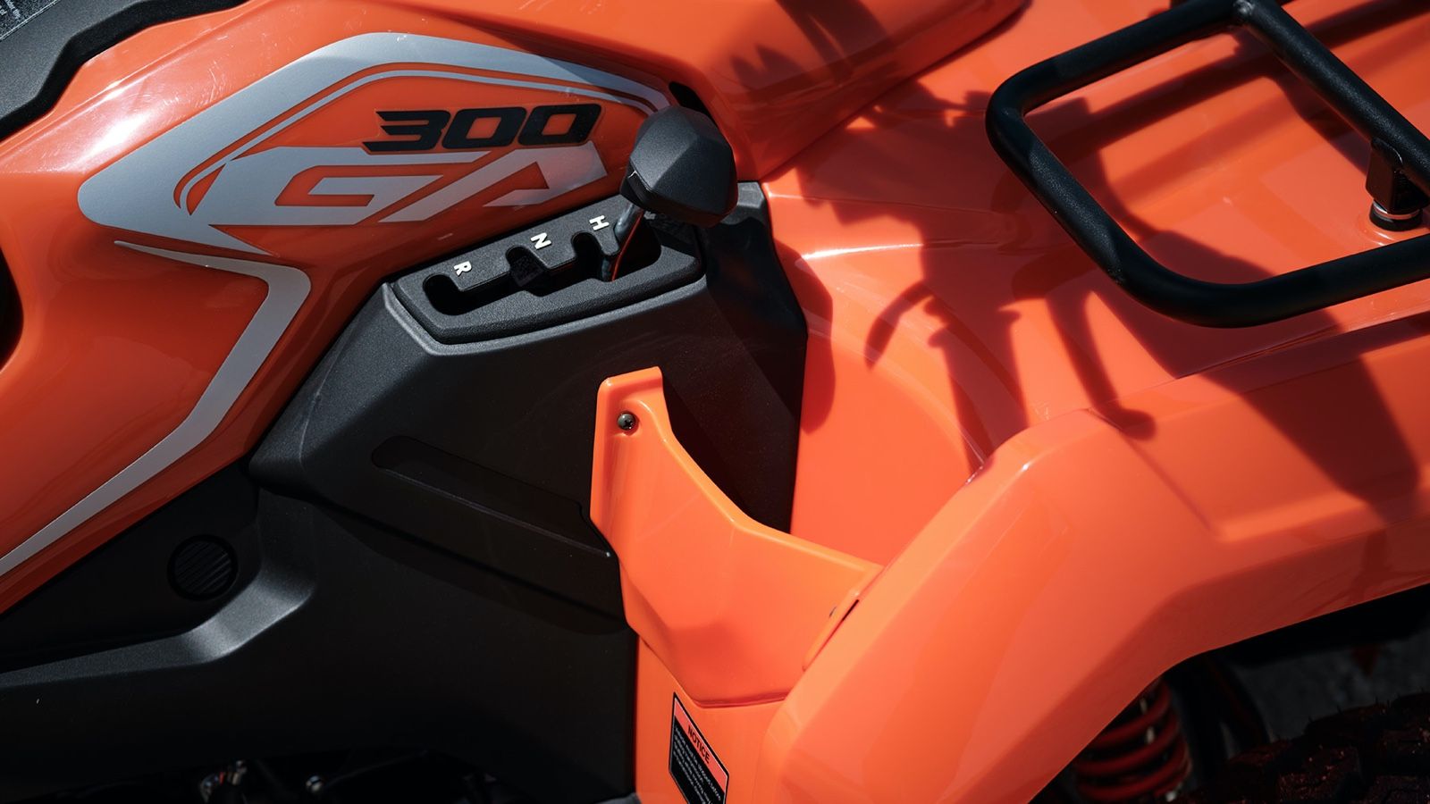 Voge X-Wolf 300: Ένας λύκος παντός εδάφους με διπλή σχάρα, κοτσαδόρο και Euro5+