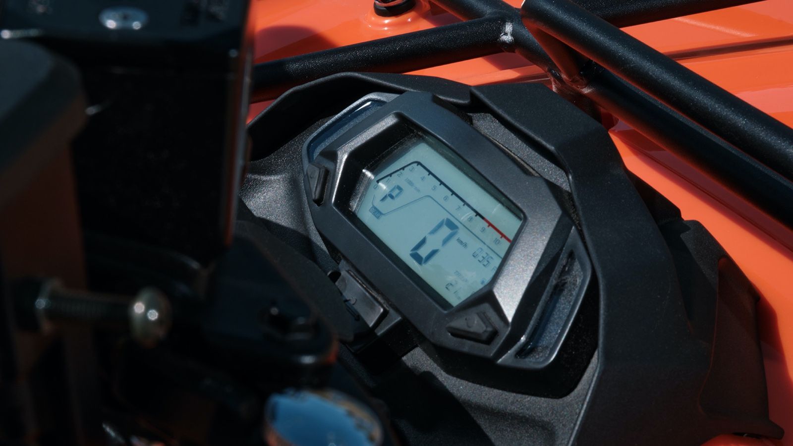 Voge X-Wolf 300: Ένας λύκος παντός εδάφους με διπλή σχάρα, κοτσαδόρο και Euro5+