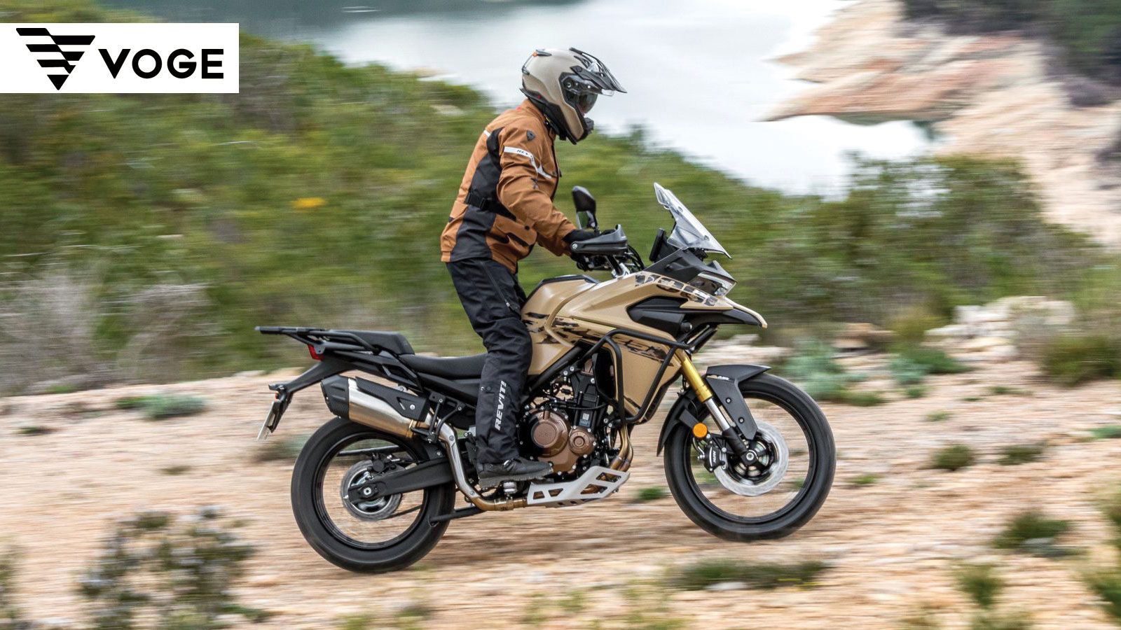 Voge DS625X : Η νέα πρόταση της Voge για όσους θέλουν να ταξιδέψουν τόσο σε άσφαλτο όσο και σε χώμα. Στον πλούσιο εξοπλισμό της περιλαμβάνει ABS, Trac