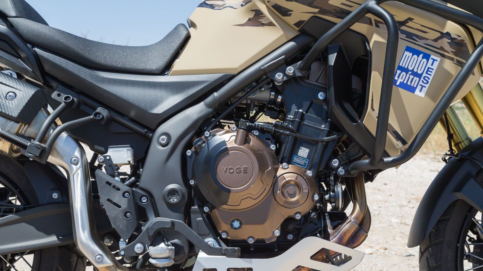 Ο κινητήρας αποτελεί την μεγάλη αλλαγή σε σχέση με το DS 525X.Ουσιαστικά αποτελεί μια εξέλιξη του κινητήρα του DS 525X - με πολλά νέα εξαρτήματα και ό