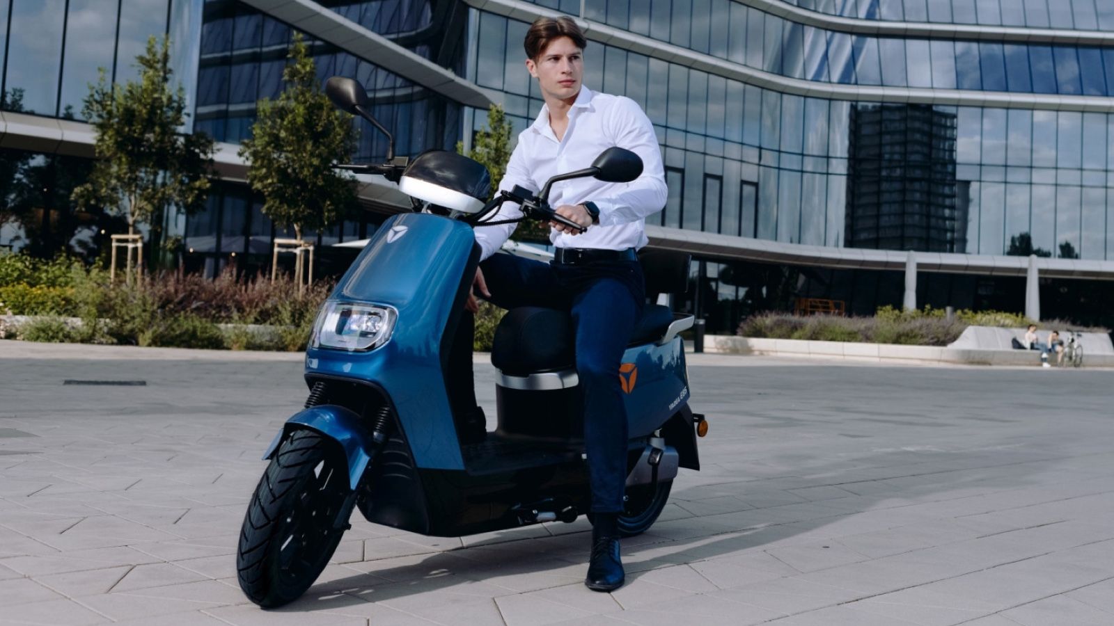 Οδηγείται με δίπλωμα αυτοκινήτου