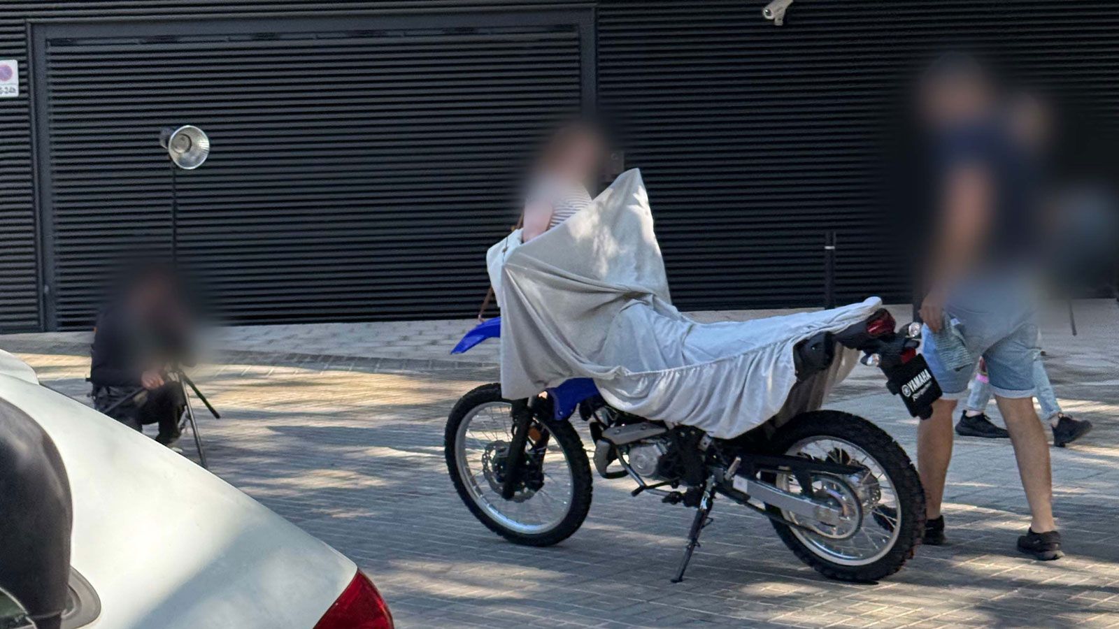 Με ενθουσιασμό ανάλογο με το ενδιαφέρον της κοινότητας, μεταφέρουμε ότι διέρρευσαν spy shots από μια νέα μικρή adventure on-off της Yamaha, τραβηγμένα