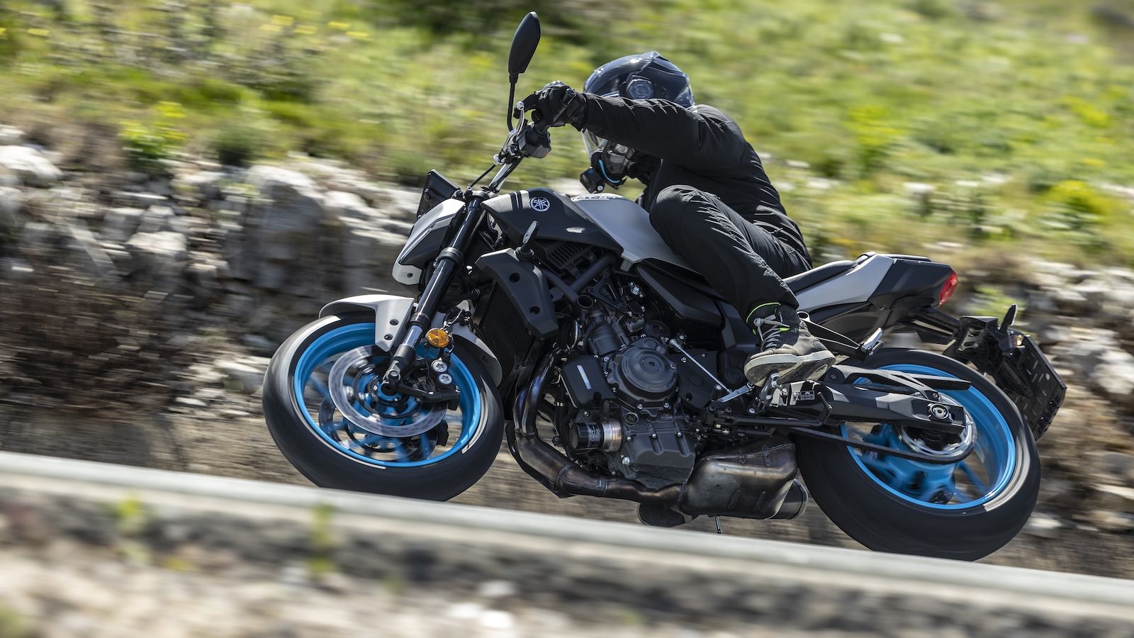 Αποστολή: Yamaha MT-07 & MT-07 Y-AMT 2025