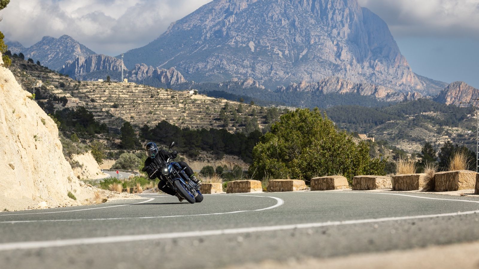 Αποστολή: Yamaha MT-07 & MT-07 Y-AMT 2025