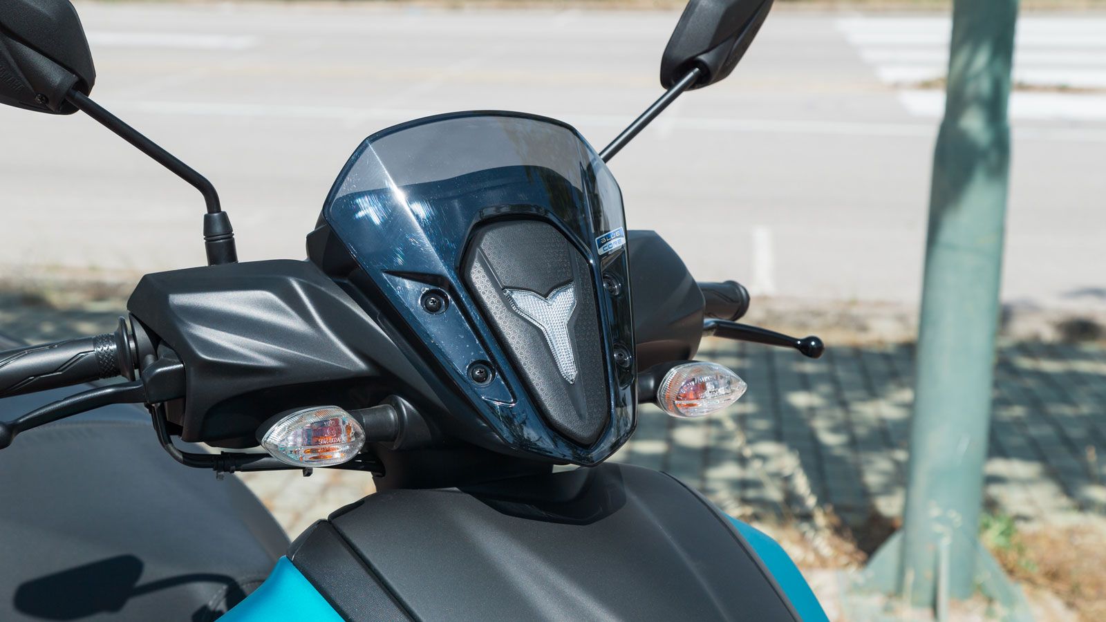 Φωτεινή λεπτομέρεια στο μπροστινό μέρος.