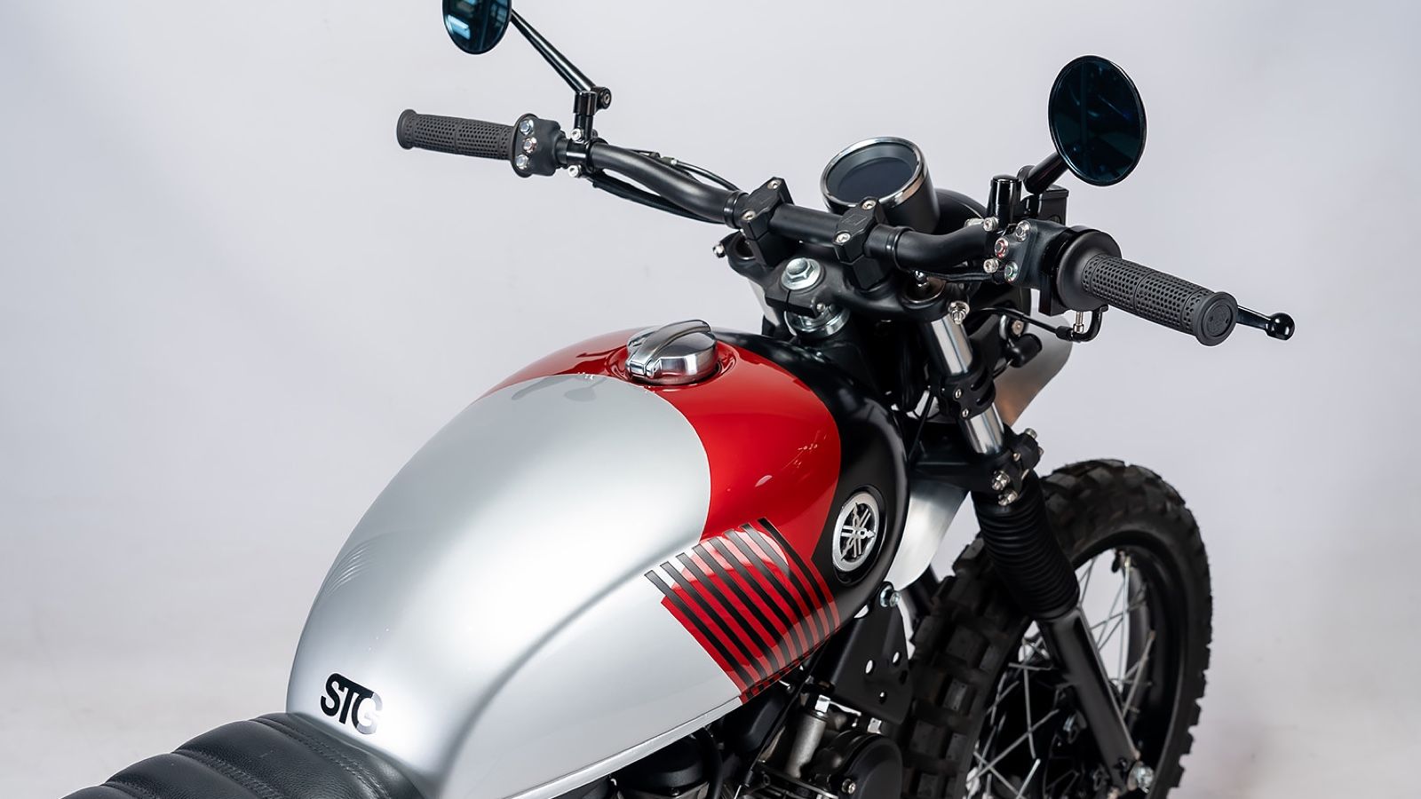 Yamaha STG Tracker: Κι όμως αυτή η scrambler ήταν μια Virago!