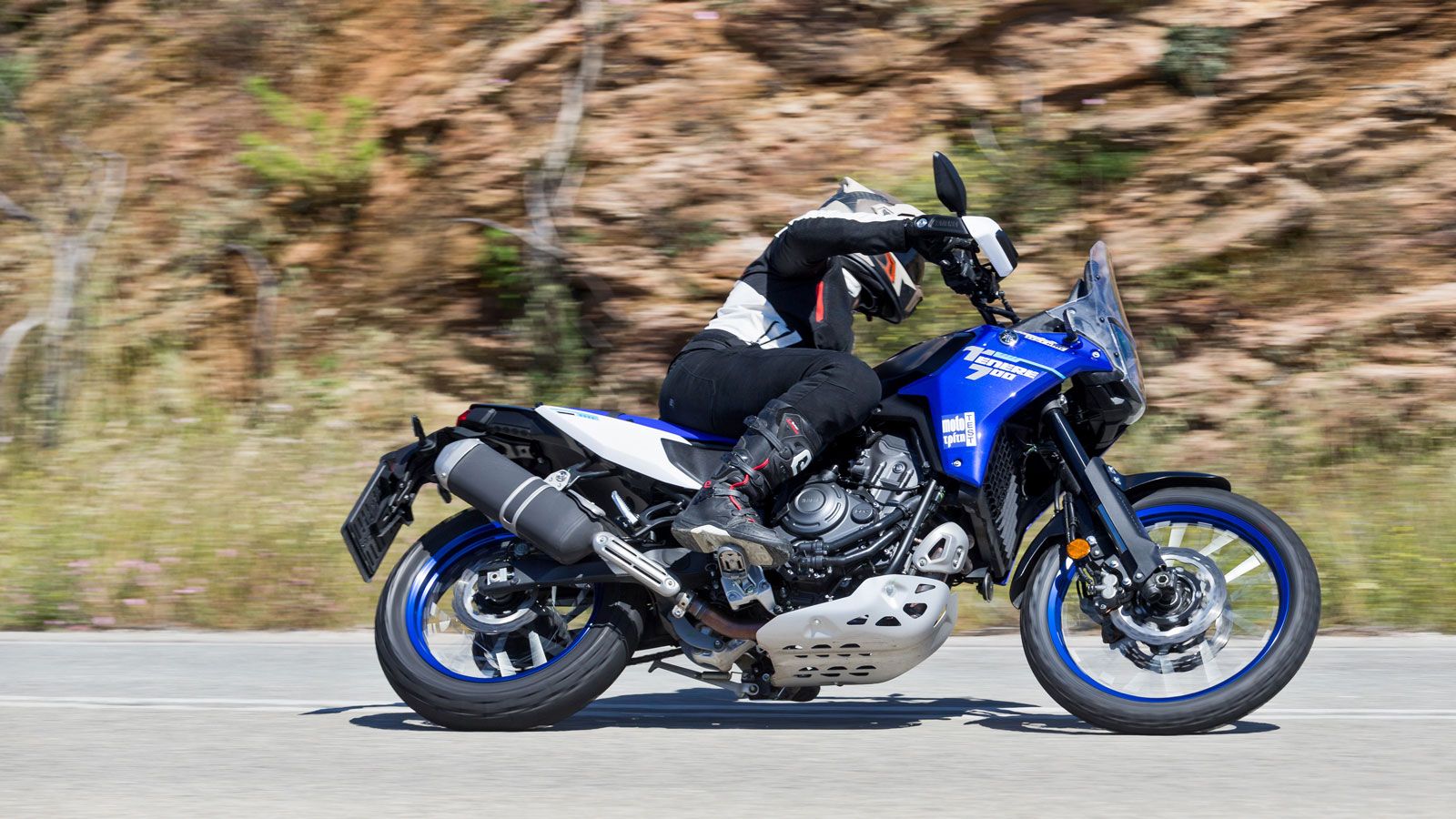  Ο «Βασιλιάς των βουνών», έρχεται με αρκετές αναβαθμίσεις για το 2025 με βασικότερη αυτών την εξόπλισή του με ηλεκτρόγκαζο και σουίτα ηλεκτρονικών YCC