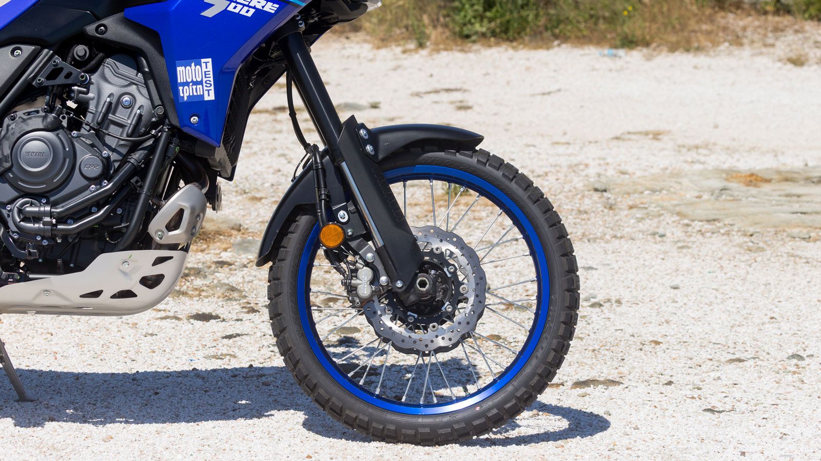 Το σύστημα πέδησης έρχεται αυτούσιο από το προηγούμενο μοντέλο, με δύο δίσκους 282χλστ εμπρός με δαγκάνες 2 εμβόλων και έναν δίσκο 245χλστ πίσω με δαγ