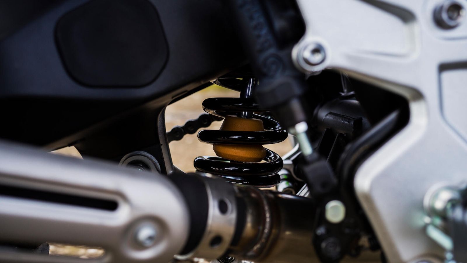 Yamaha Tenere Explore: Με χαμηλότερες αναρτήσεις και ταξιδιωτικό εξοπλισμό