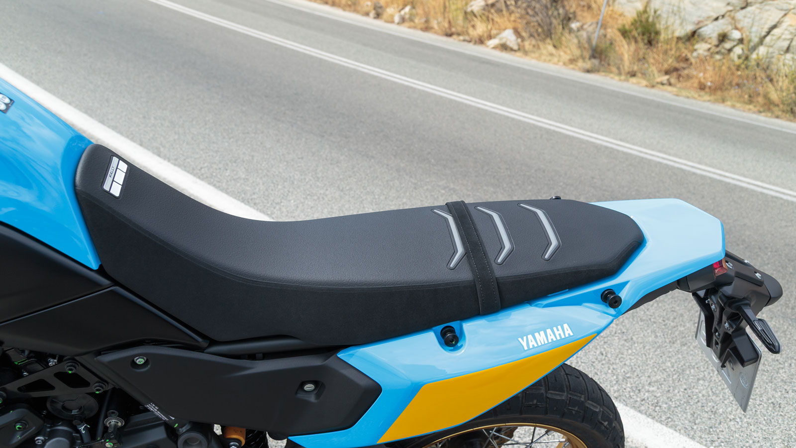 Το πρόσθετο αφρώδες υλικό της Rally σέλας, την κάνει κατά 15χλστ ψηλότερη από αυτή της απλής έκδοσης, επιτρέποντάς σου να κάνεις περισσότερα χιλιόμετρ