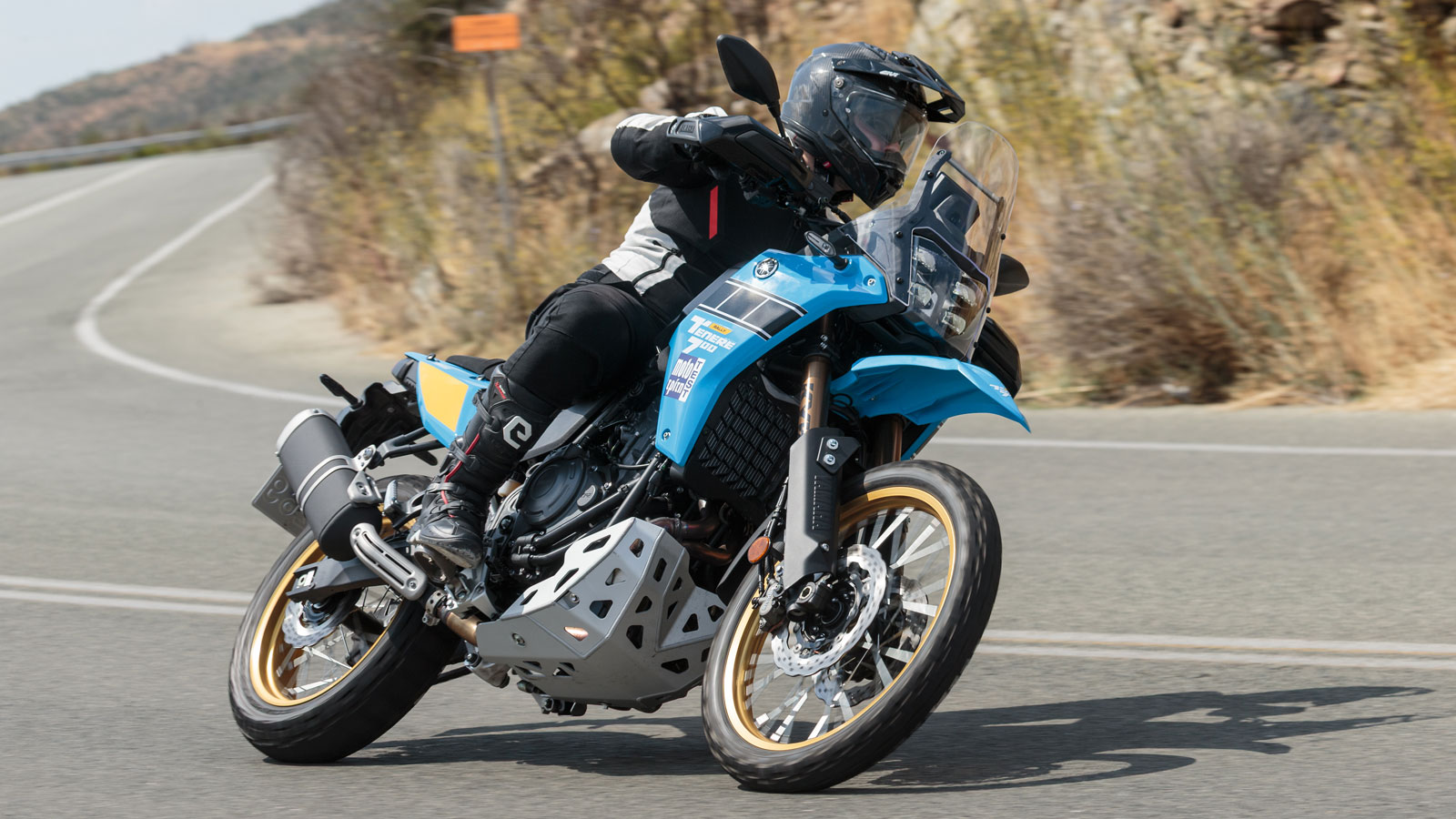 Η Yamaha, θέλοντας να κάνει ακόμα πιο σκληροπυρηνική την πιο καλοπουλημένη Adventure μοτοσυκλέτα, την Ténéré 700, της έδωσε μεγαλύτερες