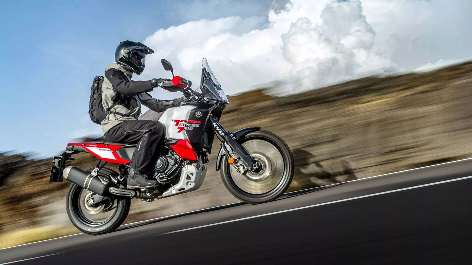 Η κορυφαία adventure της Yamaha, η Ténéré 700 World Raid, ανανεώνεται ριζικά για το 2026. Το νέο μοντέλο ενσωματώνει για πρώτη φορά IMU