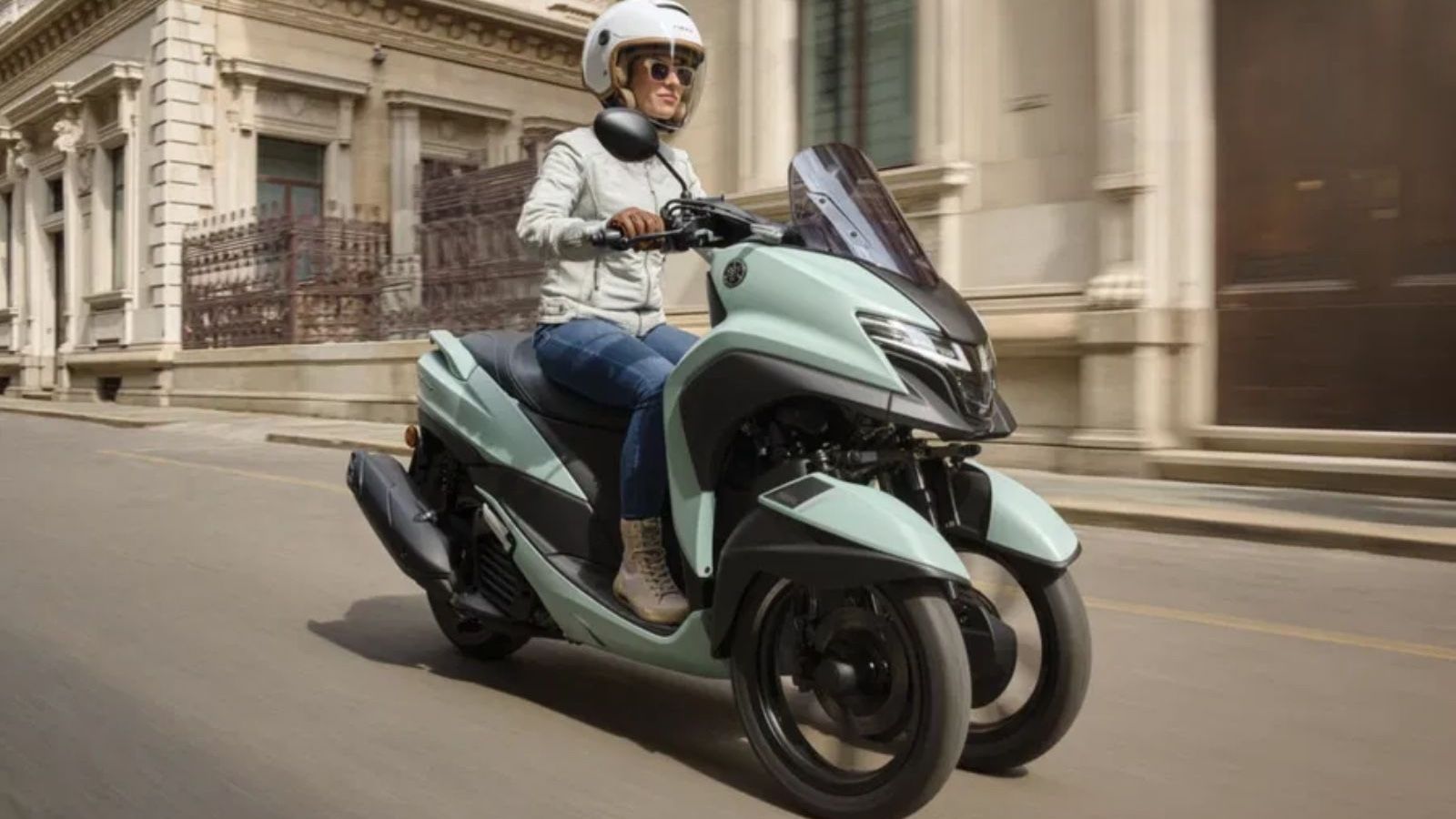 Το νέο Tricity 125 αποκτά πιο κομψό και συμπαγές αμάξωμα, επηρεασμένο από το μεγαλύτερο Tricity 300.