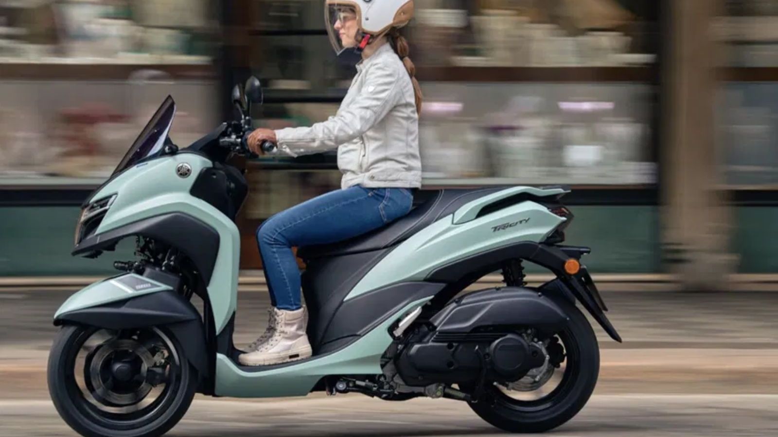 Παραμένει ο τετράχρονος κινητήρας 125cc τεχνολογίας Blue Core, συμβατός με το πρότυπο Euro5+. Εξοπλισμένο με σύστημα Start & Stop